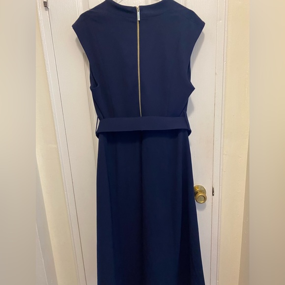 CALVIN KLEIN MIDI BELTED DRESS with back zipper Vneck short sleeve w/pockets - Picture 10 of 14